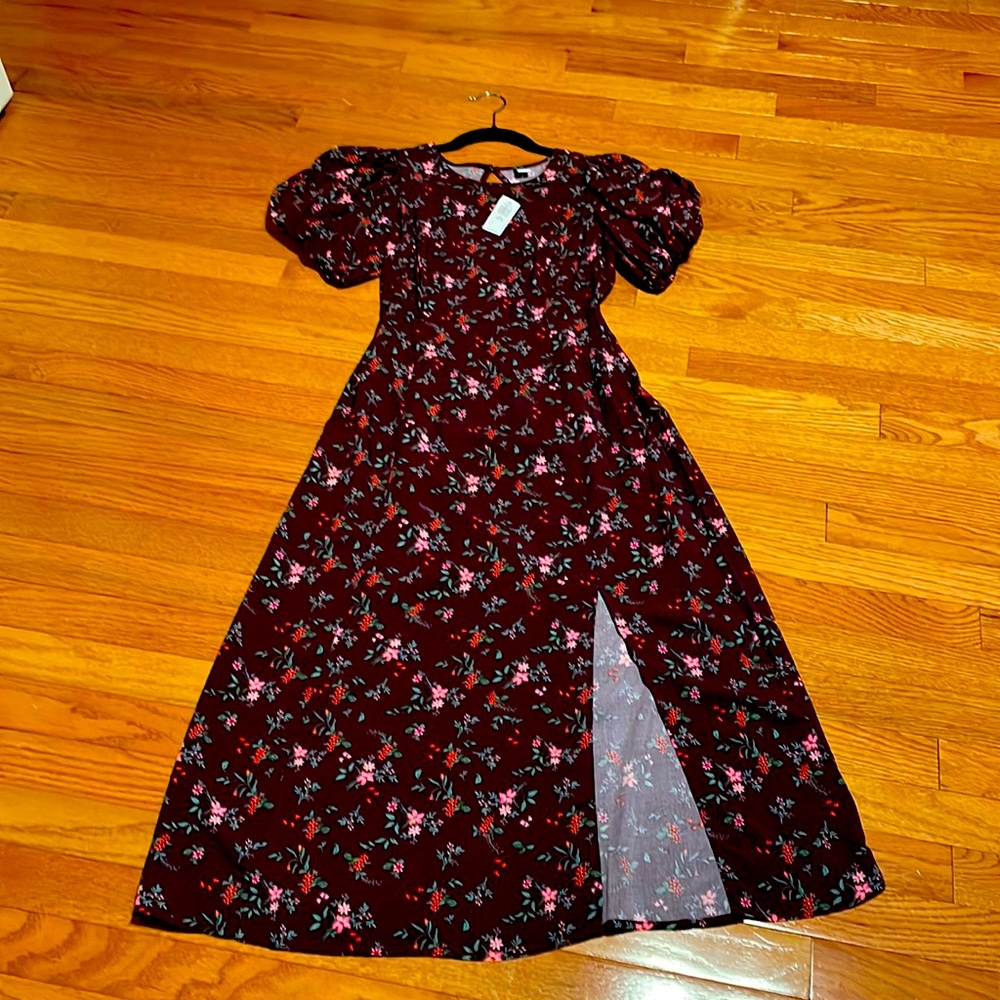 NWT. Floral Burgundy MIDI dress. XS Petite.